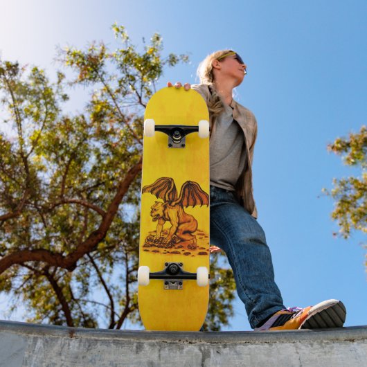 Golem Gargoyle Skateboard (Buiten 1)