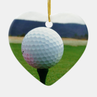 Golf Ball op een golfbaan in een berg Keramisch Ornament