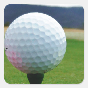 Golf Ball op een golfbaan in een berg Vierkante Sticker