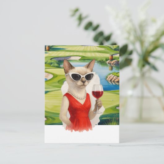 Golf Cat is drinking wine in Golf Course Briefkaart (Staand voorkant)