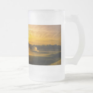 Golf Course Sprinklers tijdens Daybreak Matglas Bierpul