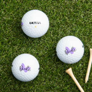 Golf paarse vlinder en zwarte scriptnaam golfballen