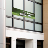 Golf Welcome Banner met golfkar op groen gras (Buitenkant Gebouw)