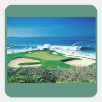 Golfbaan op de sticker aan de oceaan