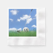 Golfbal en club voor 65e verjaardag servet (Voorkant)