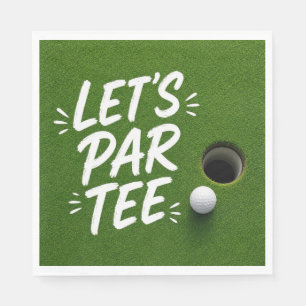 Golfbal naast hole op groene putting gras servet