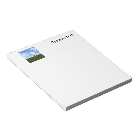 Golfbal op T-shirt, Sky & Grass Notitieblok (Schuin)