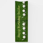 Golfballen en t - shirts op groene achtergrond spandoek (Verticaal)