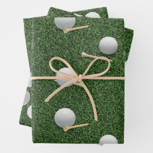 Golfballen op groen gras inpakpapier vel