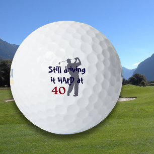 Golfer rijden hard op 40 golfballen