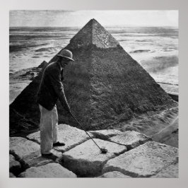 Golfing in de Pyramide Black en White Poster