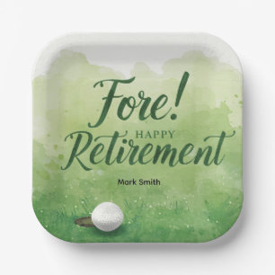 Golfpensioen met bal op green papieren bordje