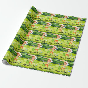 Golfverjaardag met Golfer op Green Grass Cadeaupapier