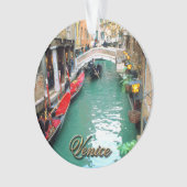 Gondoles sur un canal vénitien (devant)