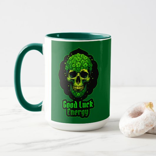 Good Luck Energy Skull St Patrick’s Day - caneca Mok (Met donut)