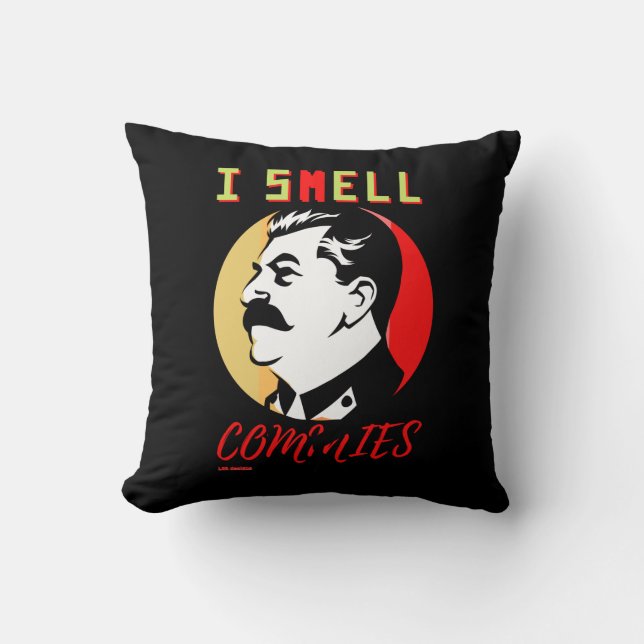 gooi kussen "I SMELL COMMIES 3 STALIN" (Voorkant)