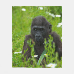 Gorilla Baby die in de gras schuilt Fleece Deken