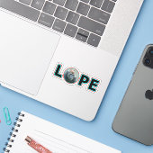 Gorilla Lope schittert in helder naamontwerp Sticker (Laptop met iPhone)
