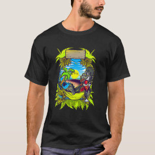 Gorilla met een cocktail op een zomerstrand t-shirt