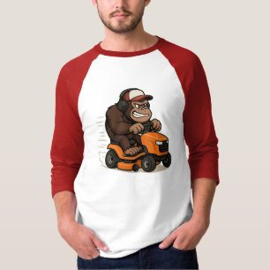 Gorilla op een grasmaaier T-shirt
