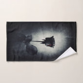 Goth Rose noir goutte de sang sur le Grunge noir (Serviette à main)