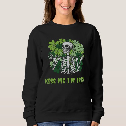 Goth St Patrick s Day Gothic  Kiss Me I m Irish Trui (Voorkant)