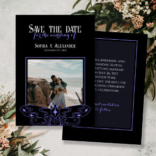 Gothic Moody Zwart en Blauw Huwelijksfoto Save The Date