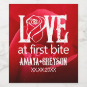 Gothic Red Rose Liefde bij First Bite Bruiloft Wijn Etiket (Enkel label)