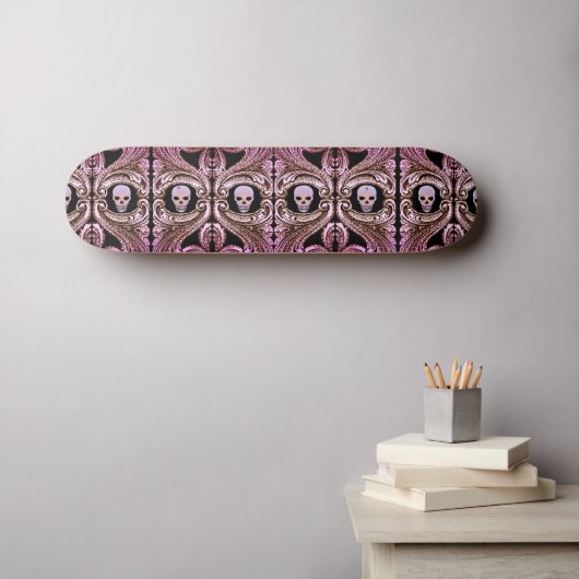 Gothic Roze Ornament met Skateboard (Muurkunst (Horizontaal))