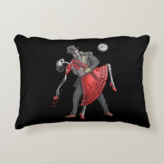 Gothic Skeletons Dansend Accent Kussen (Voorkant)