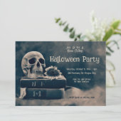 Gothic Skull Boeken Macabre Halloween Party Kaart (Staand voorkant)