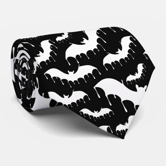 Gothic White Driving Bats Halloween Pattern Stropdas (Opgerold)