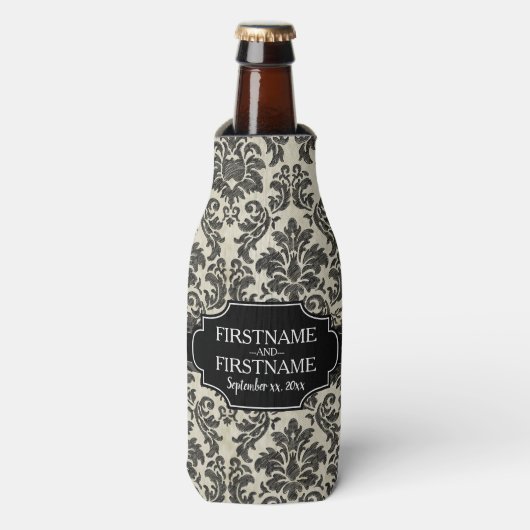 Gothic Zwart Kant en Perkament Bruiloft Jubileum Flesjeskoeler (Fles Voorkant)