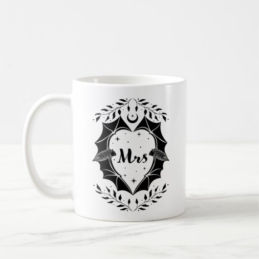Gothique Mme Mug With Bats, Cadeau Mariage alterna (Gauche)