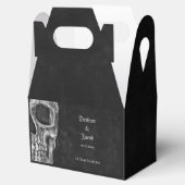 Gotische halve schedel zwart en wit bruiloft bedankdoosjes (Geopend)