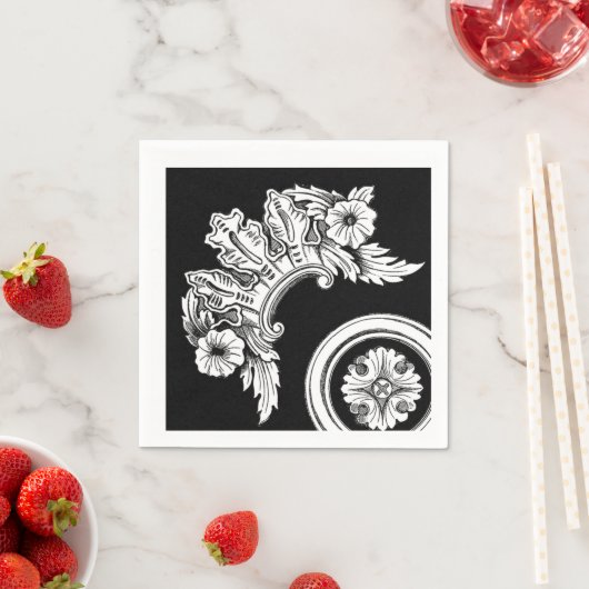 Gotische sierrand bloemmedaillon antiek zwart wit servet (Insitu)