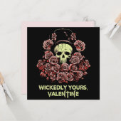 Gotische Valentijnsschedel met rozen Kaart (Voorkant / Achterkant in situ)