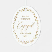 Goud Botanische Onze Eerste Kerst Verloving Metalen Ornament (Voorkant links)