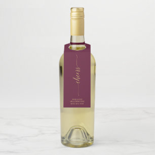 Goud & Bourgondië Rood Elegant Script Proost Feest Flessenhanger