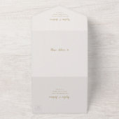 Goud, elegant romantisch script bruiloft all in one uitnodiging (Buitenkant)