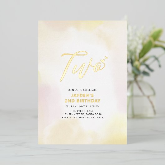 Goud en geel hart Tweede verjaardag Folie Uitnodiging (Staand Voorkant)