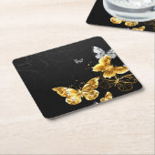 Goud en witte vlinders kartonnen onderzetters (Schuin)