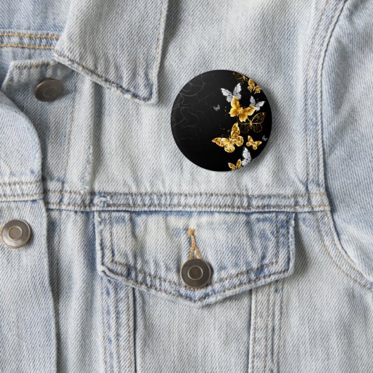 Goud en witte vlinders ronde button 5,7 cm (In situ)