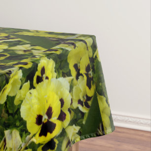 Goud Gele Viooltjes Kweken: Zonneschijn in Bloei Tafelkleed
