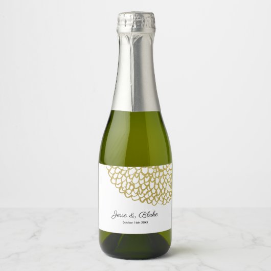 Goud Hand-getrokken Petal Patroon Wedding Sparkling Wijnetiket (Voorkant)