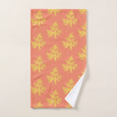 Goud leder op koraal botanisch patroon bad handdoek (Handdoek)