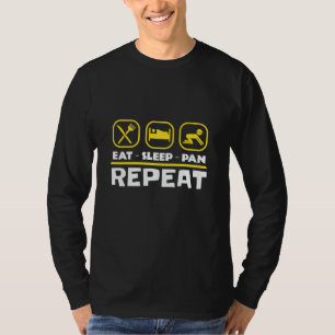 Goud pannen prospectie Oost Slaap Pan Herhaal T-shirt