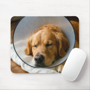 Goud Retriever met medische kraag Muismat