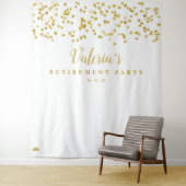 Gouden afscheidspartij voor gepensioneerden achter wandkleed (In situ)