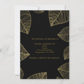Gouden bladeren op zwarte elegante bruiloft uitnod kaart (Achterkant)